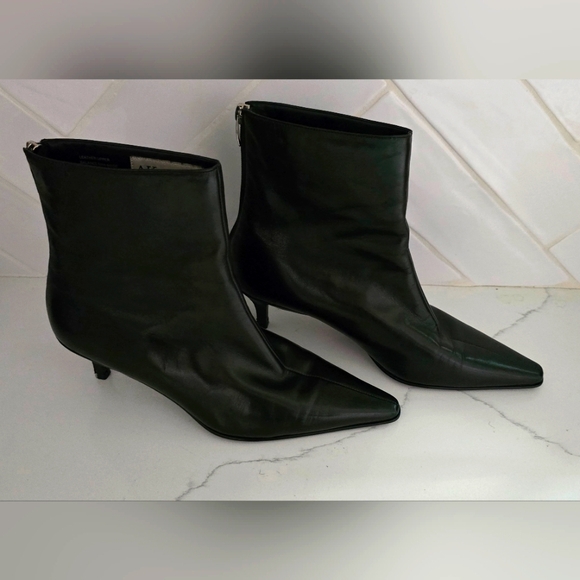 Anne Klein Sleek Leather Black Heeled Boots 8.5 - Picture 1 of 6